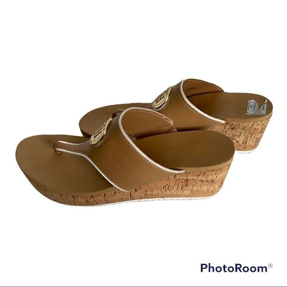 Tommy Hilfiger Tan Thong Wedge Sandals, Size 9 1/2 - Picture 3 of 5